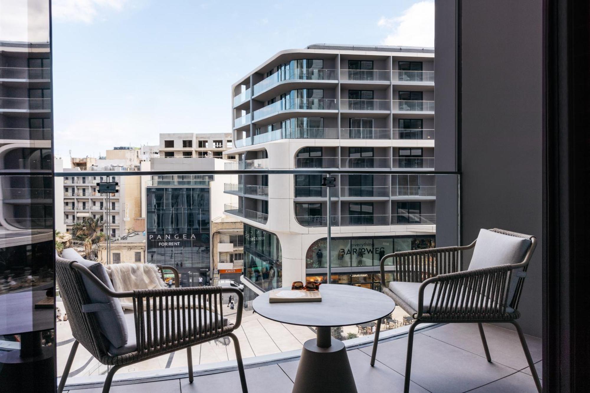 Me Malta By Melia Hotel Saint Julian's Екстериор снимка