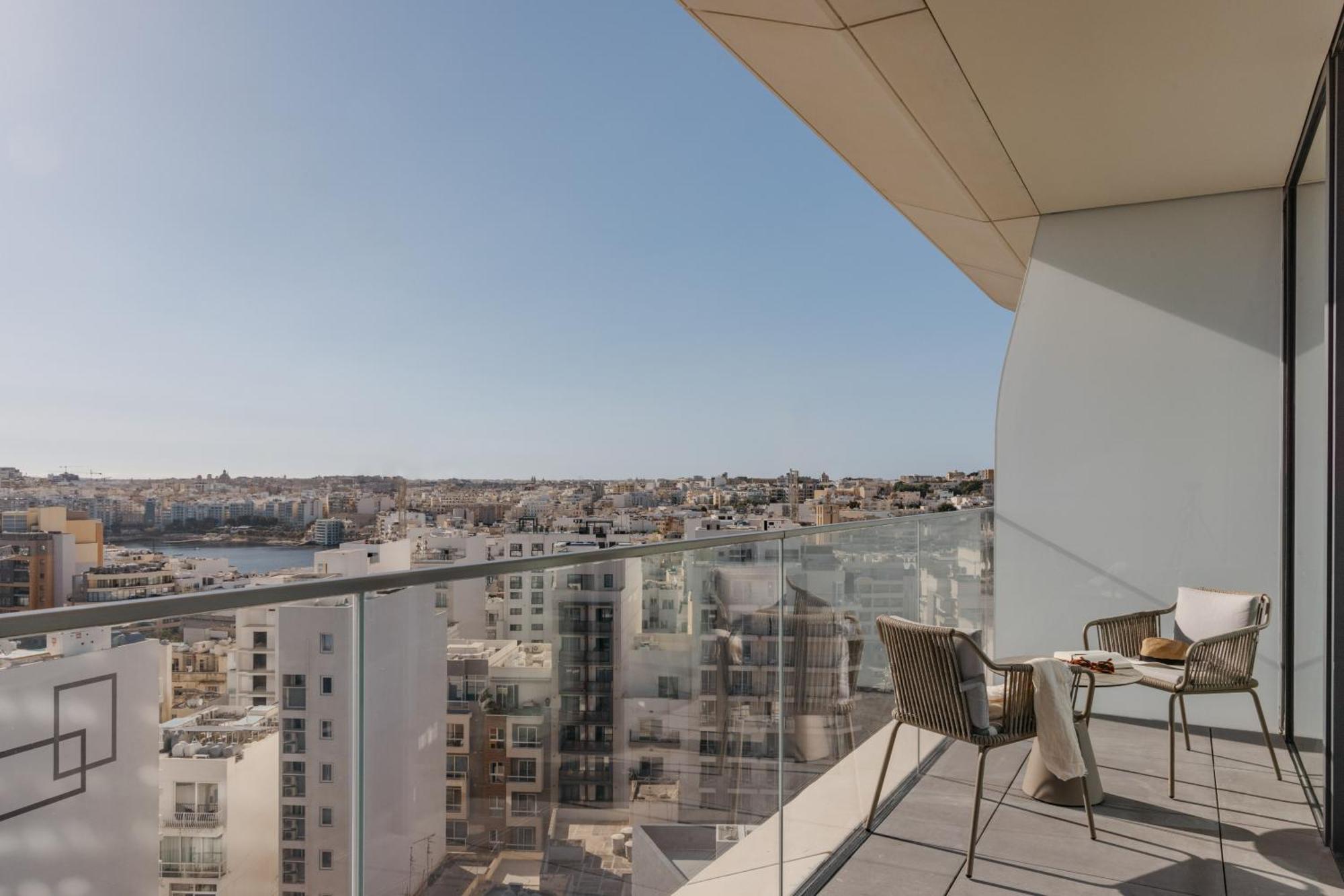 Me Malta By Melia Hotel Saint Julian's Екстериор снимка