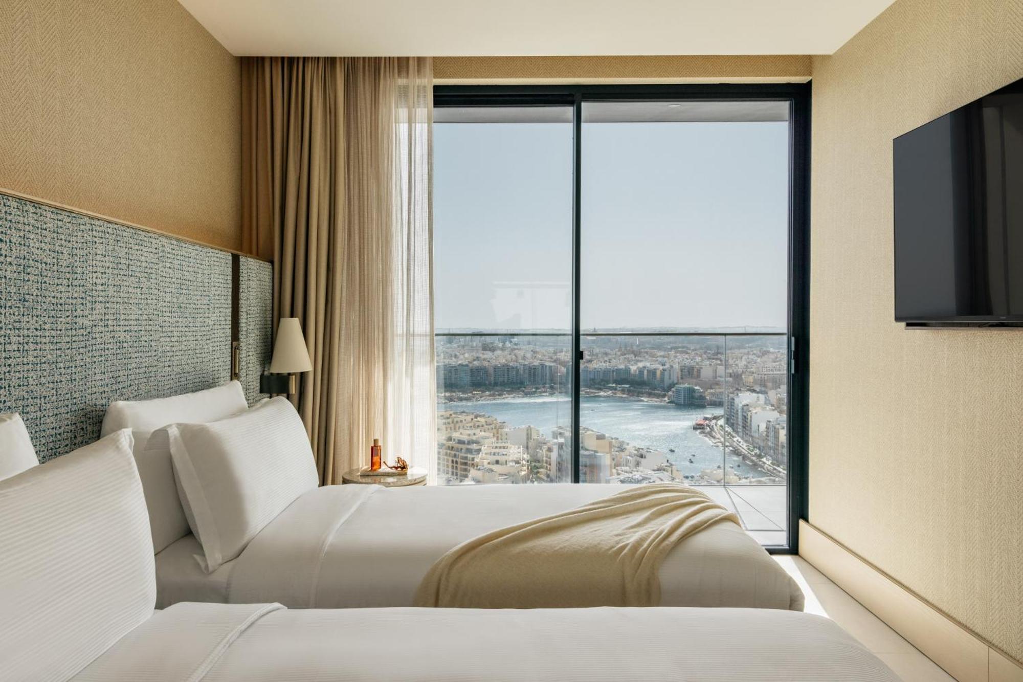 Me Malta By Melia Hotel Saint Julian's Екстериор снимка