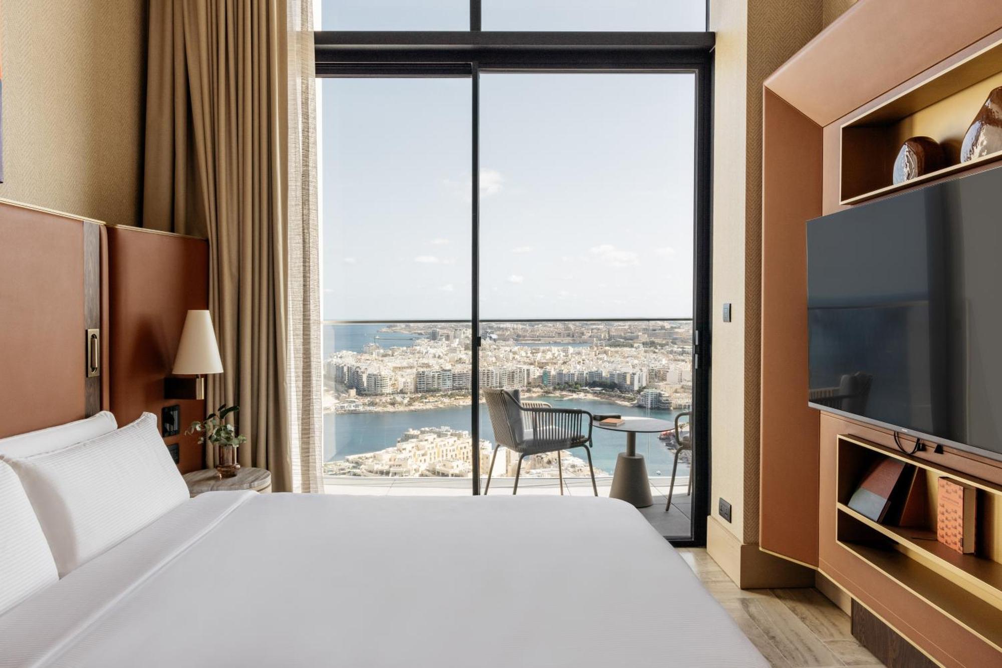 Me Malta By Melia Hotel Saint Julian's Екстериор снимка