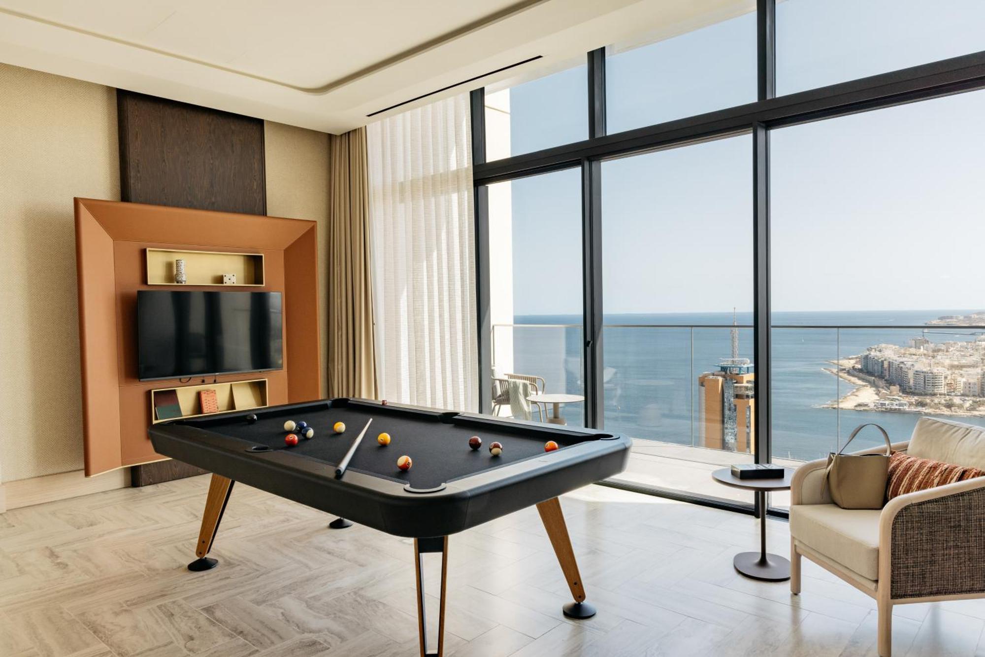 Me Malta By Melia Hotel Saint Julian's Екстериор снимка
